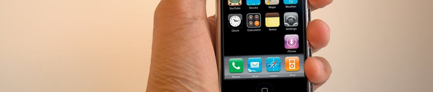 iPhone täyttää 15 vuotta